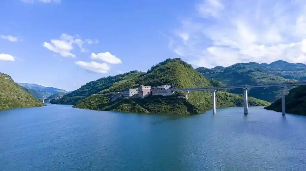 带你到大美贵州纳雍总溪河放松一下看看美景 - 抖音