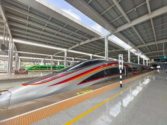 智能版复兴号cr400af-z型动车组采用"瑞龙智行"方