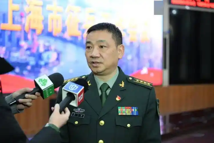 上海警备区动员局大校局长,市政府征兵办主任陈立新
