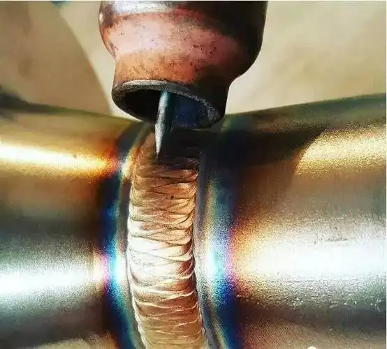 鱼鳞焊就这么漂亮了还有双手一起焊接的技术不服不行