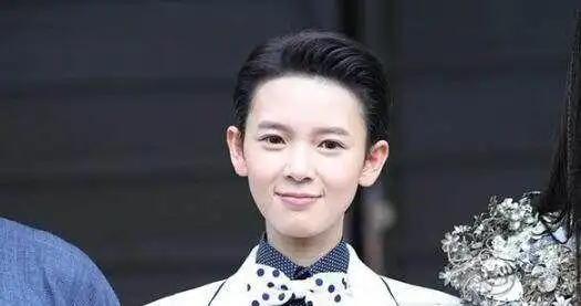 现在的古装电视剧或者现代剧,都有可能会有女扮男装的剧情,而最让人