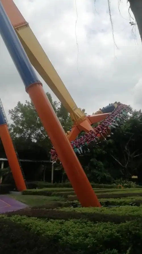 广州长隆大摆锤