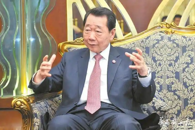 泰国正大国际集团董事长谢国民接受本报采访.吴小川摄