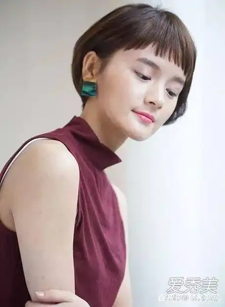 女人30 试试这12款短碎发自然发型