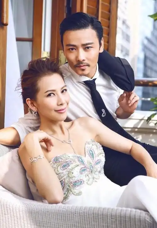 如今,她与老公张晋共有三个孩子,也算是儿女双全了.