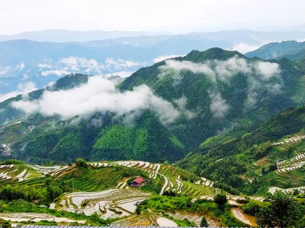 太阳城堡星空云舍云上的日子就在雪峰山