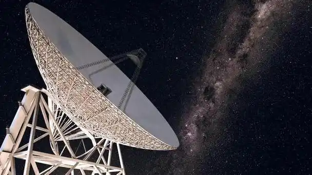 是阿雷西博第一个发现了射电脉冲双星系统,间接证明了引力波的存在,在