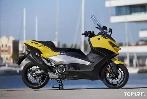 雅马哈来说确实不容易,t-max560这款车虽然是踏板摩托车当中的旗舰,但