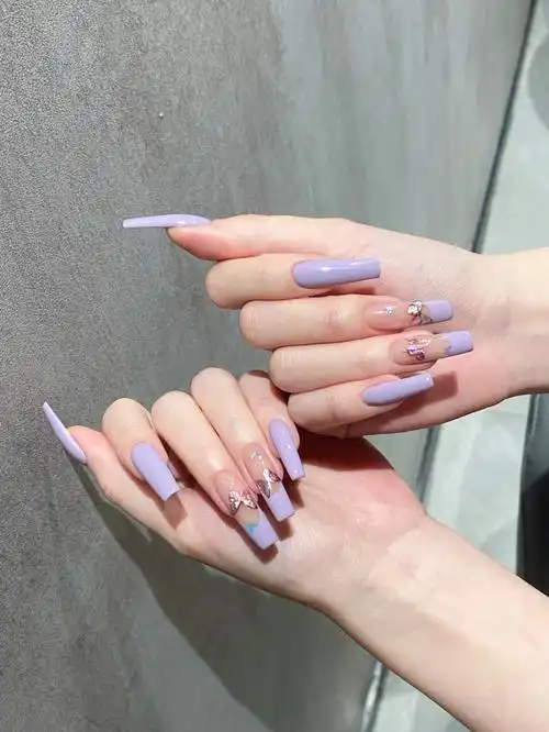 香芋紫法式小蝴蝶美甲