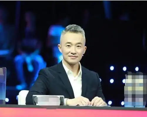 东方卫视主持人集体翻车,程雷背景曝光有望逃过一劫吗?