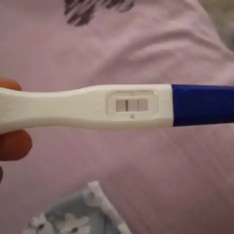 大姨妈推迟二十一天后,测到一深一浅,是有了吧?