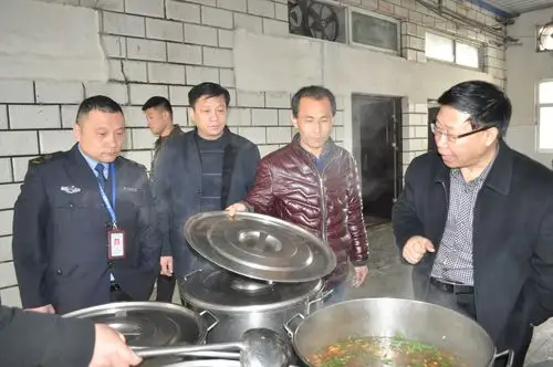 淇县提高食堂管理水平加强学校食品安全