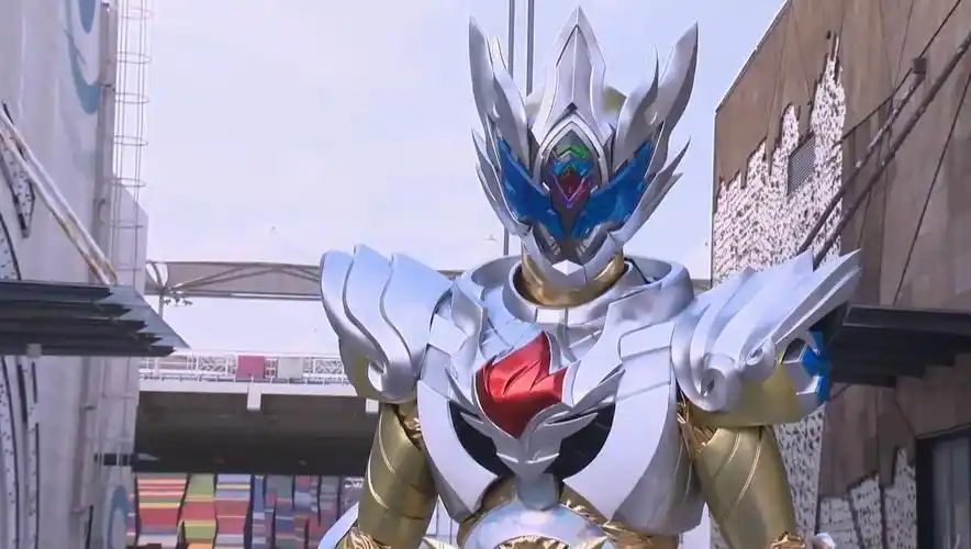 铠甲勇士拿瓦雅塔莱斯第一战说实话还是不拿武器逼格高点