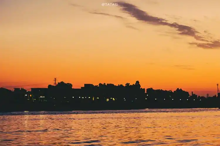 日落尤其温柔人间皆是浪漫