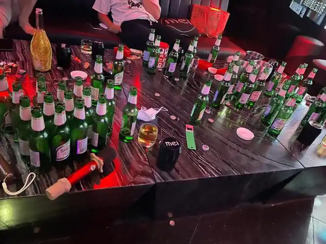 喝酒唱歌才是年轻人该有的生活