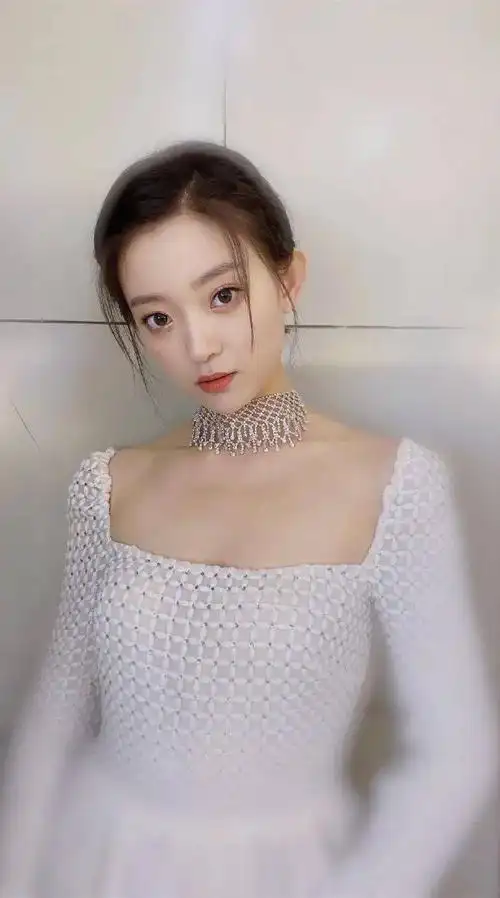 手机壁纸罗予彤