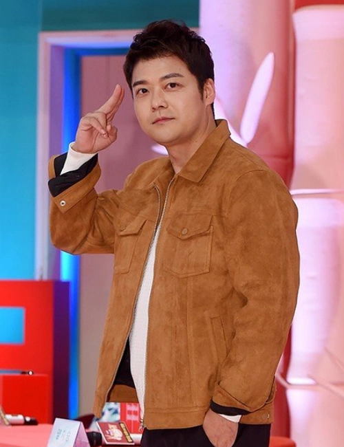 全炫茂曾因说错话忏悔得知旗安因自己为难十分抱歉变身一日老师