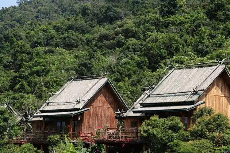 简陋的黎族民居