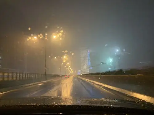 雨中……瞬间……很美!