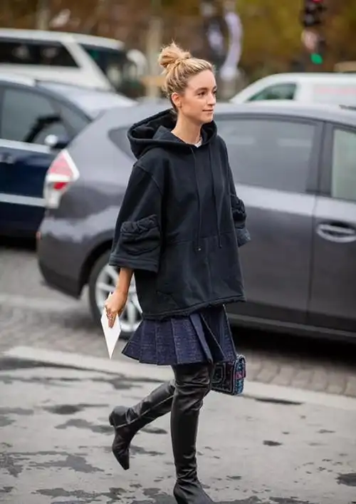 连帽卫衣这样搭配穿出优雅气质不失活力