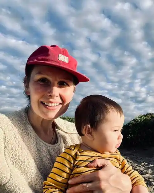 老戏骨郑佩佩儿媳产后半年罹患乳腺癌,儿子原和玉发文