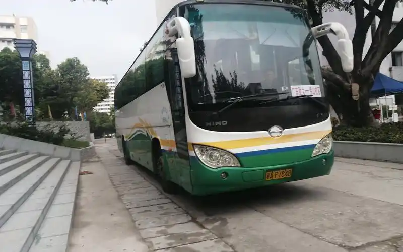 1186】(乘坐车龄超过13年的广汽日野大巴,去参加财经高校论坛)广东