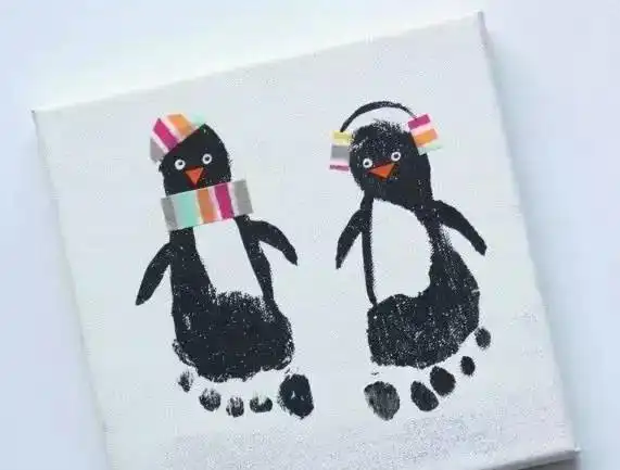 黑黑的小脚丫到底能画出什么呢?