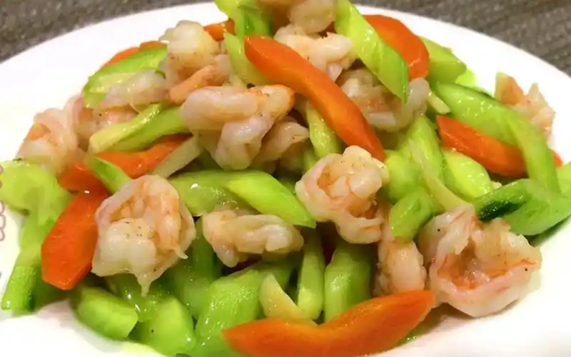 家常菜黄瓜炒虾仁这样做,巨好吃,大人小孩都喜欢,过年必备美食