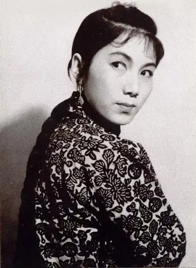 新凤霞会发光的偶像