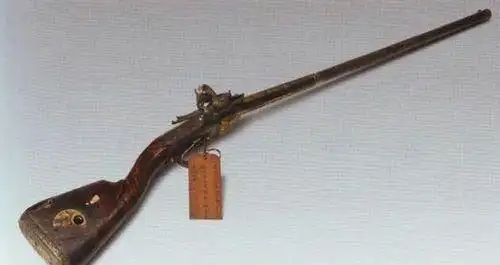 他就是戴梓,出生于浙江杭州,是明末清初时期的著名的火器制造家.