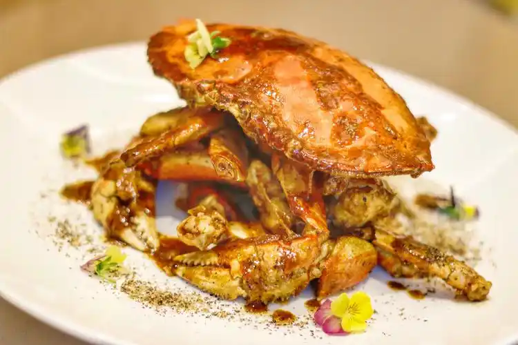 鸡汁干丝,香芒贵妃虾球,鲍汁捞饭,上汤焗澳龙,沙姜鸡,外婆红烧肉等等