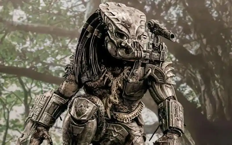 《新铁血战士》异星战场!人类和铁血战士上演真人版绝地求生!