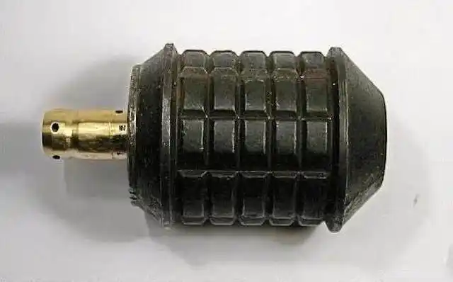 日本二战时的手雷为何需要撞击一下才能爆炸