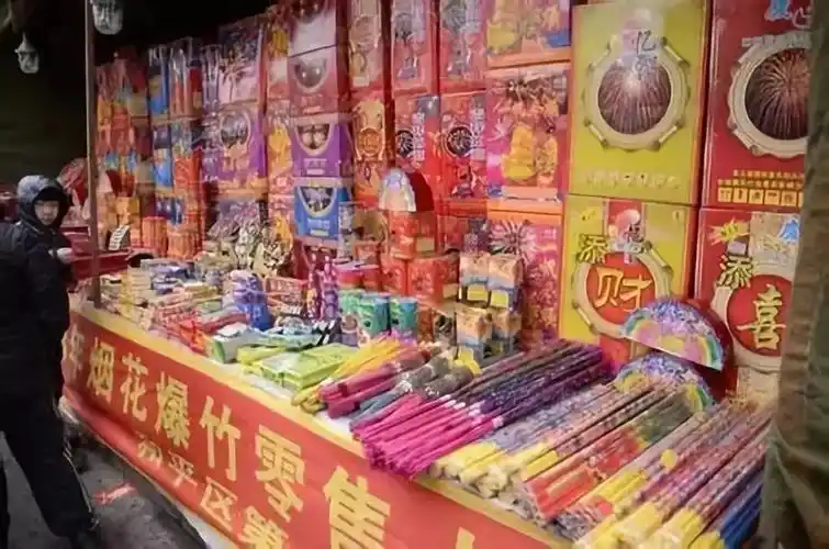 但无论是大人还是小孩,对于烟花爆竹,以下这些安全知识都要谨记!