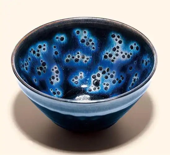 桶谷宁(日本)被指定为日本国宝的曜变天目茶碗,制作于中国南宋时代的