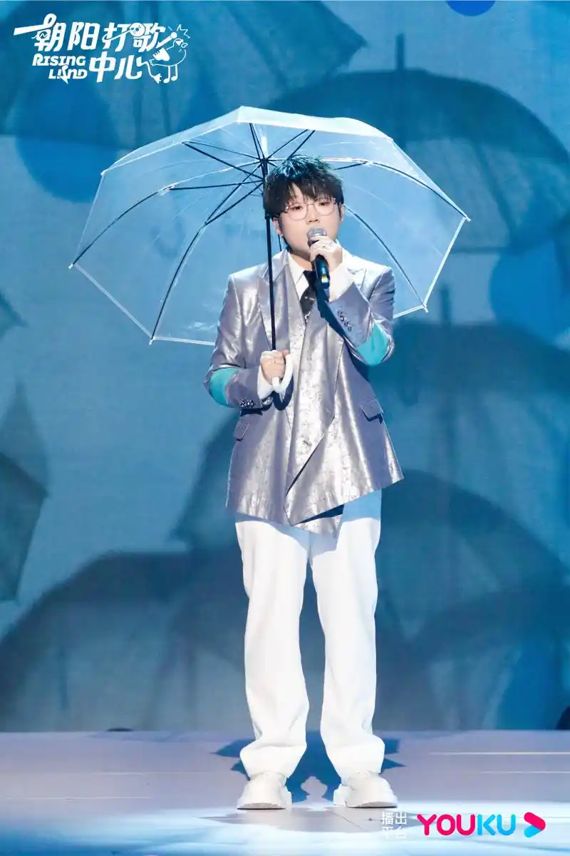 王靖雯不胖 舞台照701526615 每一个珍藏在心里的秘密都会