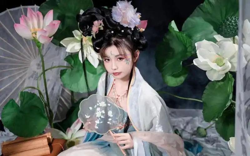 爆机少女喵小吉-古装月华清cos拍摄