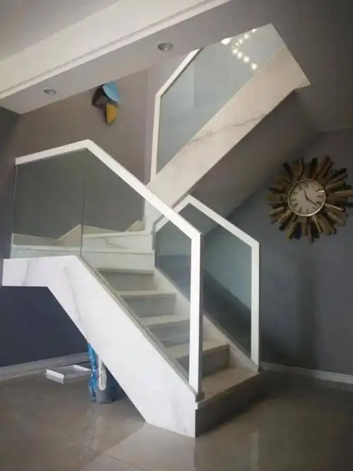 石材双跑楼梯的基础和玻璃栏杆的做法有哪几种方式呢?_宽度