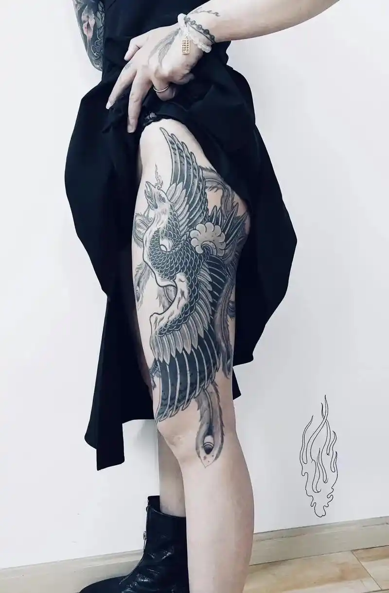 女生大腿凤凰.#女纹身师 #纹身 #纹身的意义