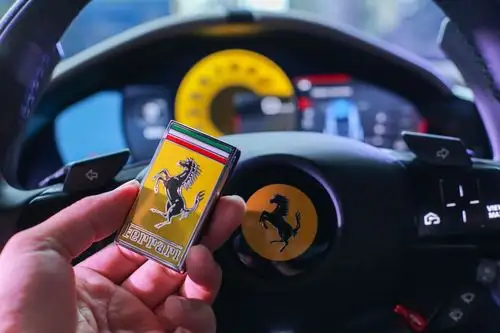 法拉利roma演绎dolcevita意式奢华