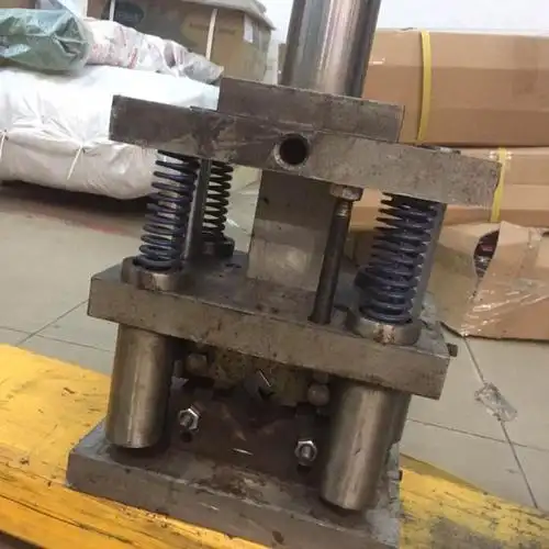 正谷液压断管机 矩型管快速冲断机器 大小方管通用切断模具