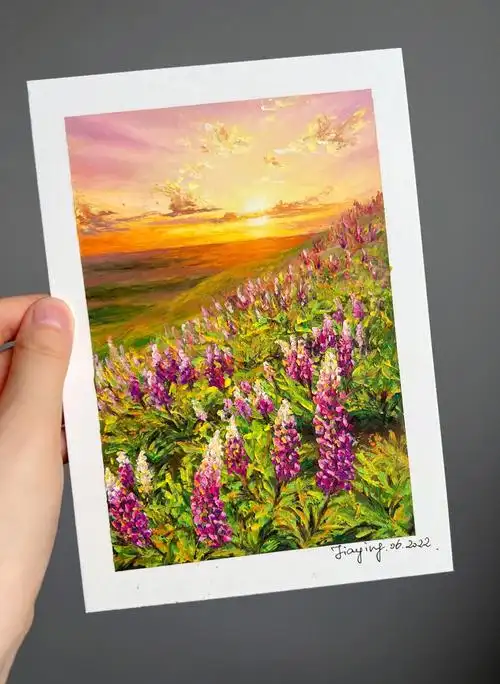 油画棒夕阳下的鲁冰花