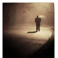 微信头像一个人孤单在月亮下面【点击鼠标右键下载】