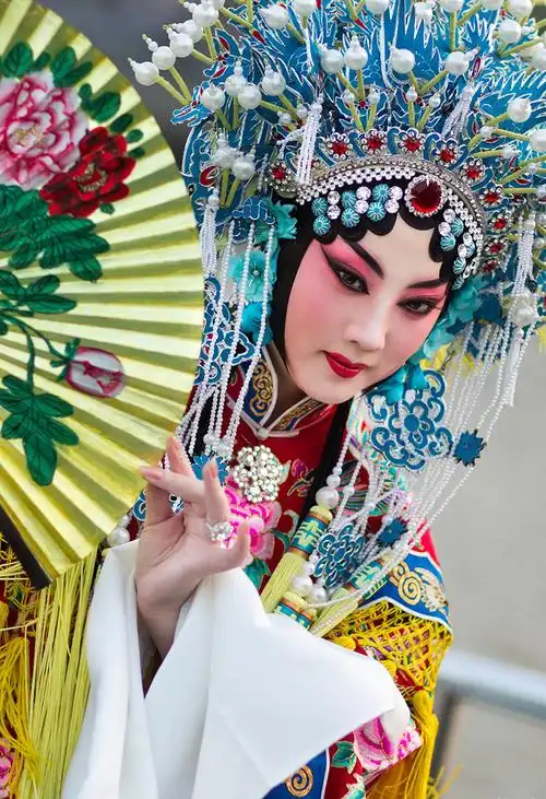 组图:被遗忘的京剧之美 纪录片《京剧》剧照_高清图集_新浪网