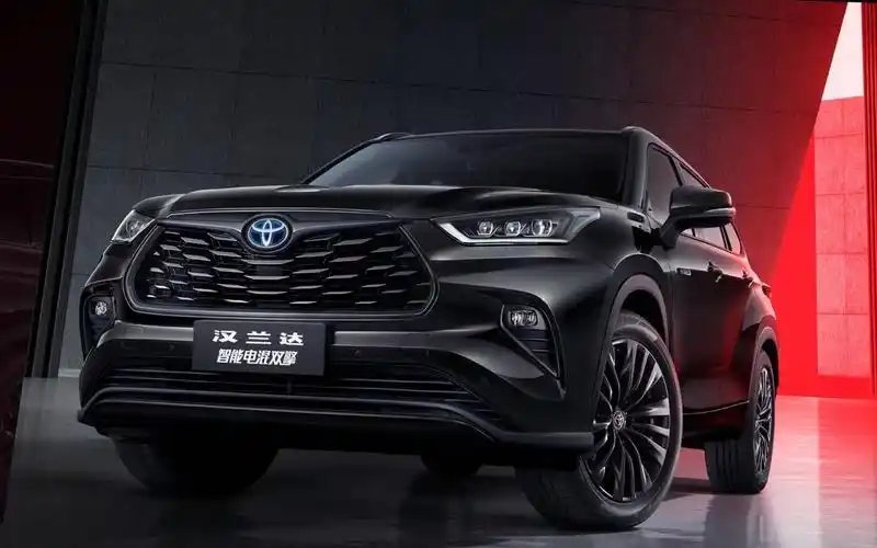 配专属酷黑骑士套件,全新第四代汉兰达骑士版太帅了!