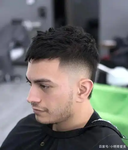 2020夏季发型帅翻了,当下流行的欧美风的男士,都这样剪!