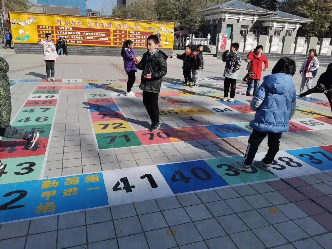 陕西省宝鸡市扶风县扶风小学构建地面游戏文化,扮靓学生幸福童年 - 抖