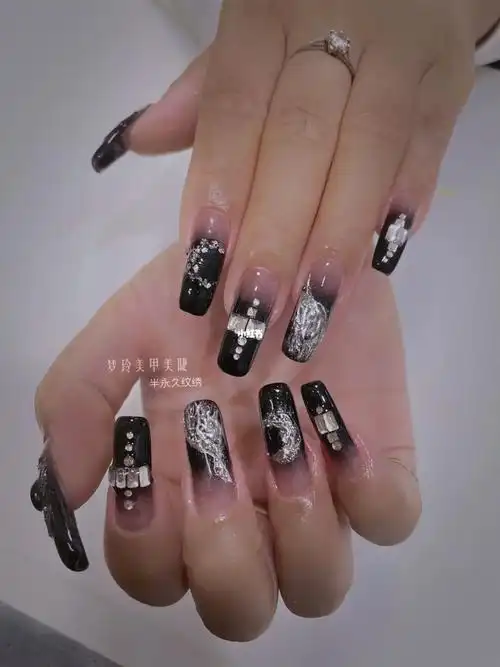 气质暗黑风美甲