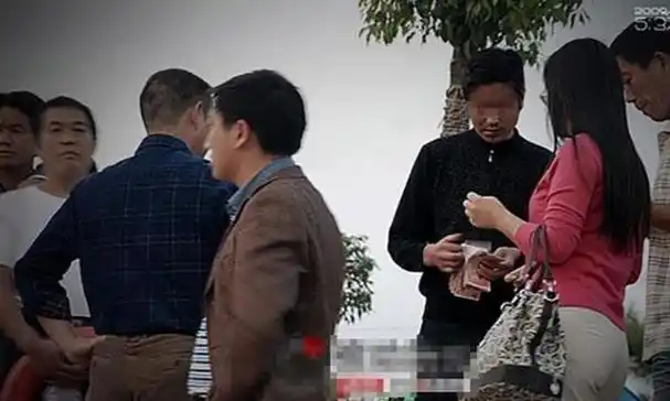 纪实长江捞尸人每具尸体1万2一年打捞上百具却找不到继承人