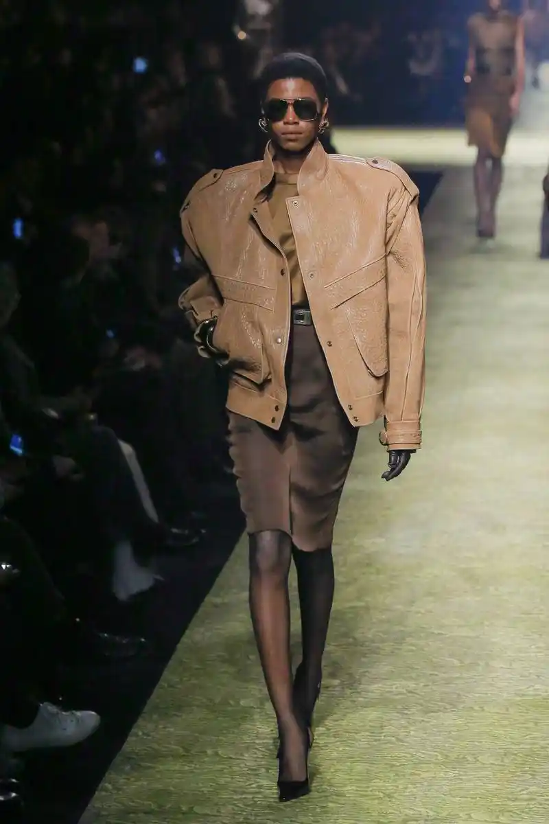 巴黎时装周——圣罗兰品牌时装秀(3)